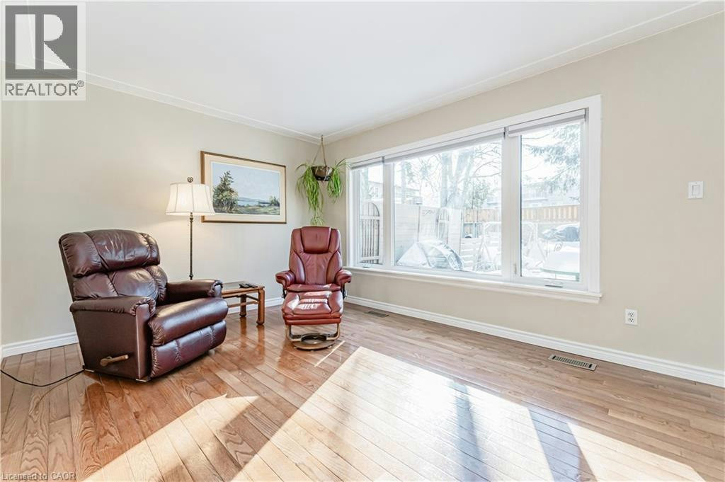 15 Greenbrook Drive, Kitchener, ON, N2M 4J5 - 4