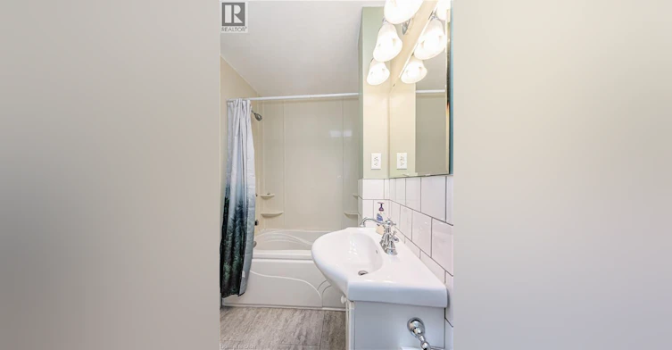 15 Greenbrook Drive, Kitchener, ON, N2M 4J5 - 18
