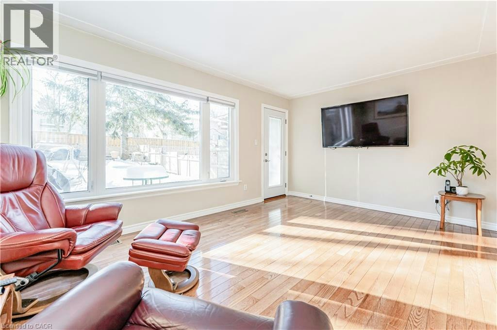 15 Greenbrook Drive, Kitchener, ON, N2M 4J5 - 6