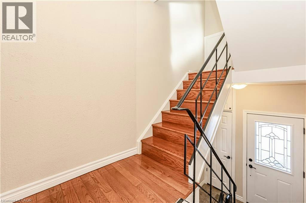 15 Greenbrook Drive, Kitchener, ON, N2M 4J5 - 3