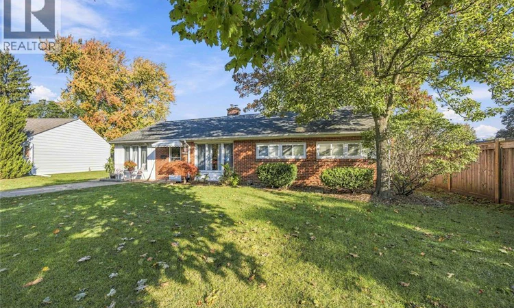 914 Retlaw Drive