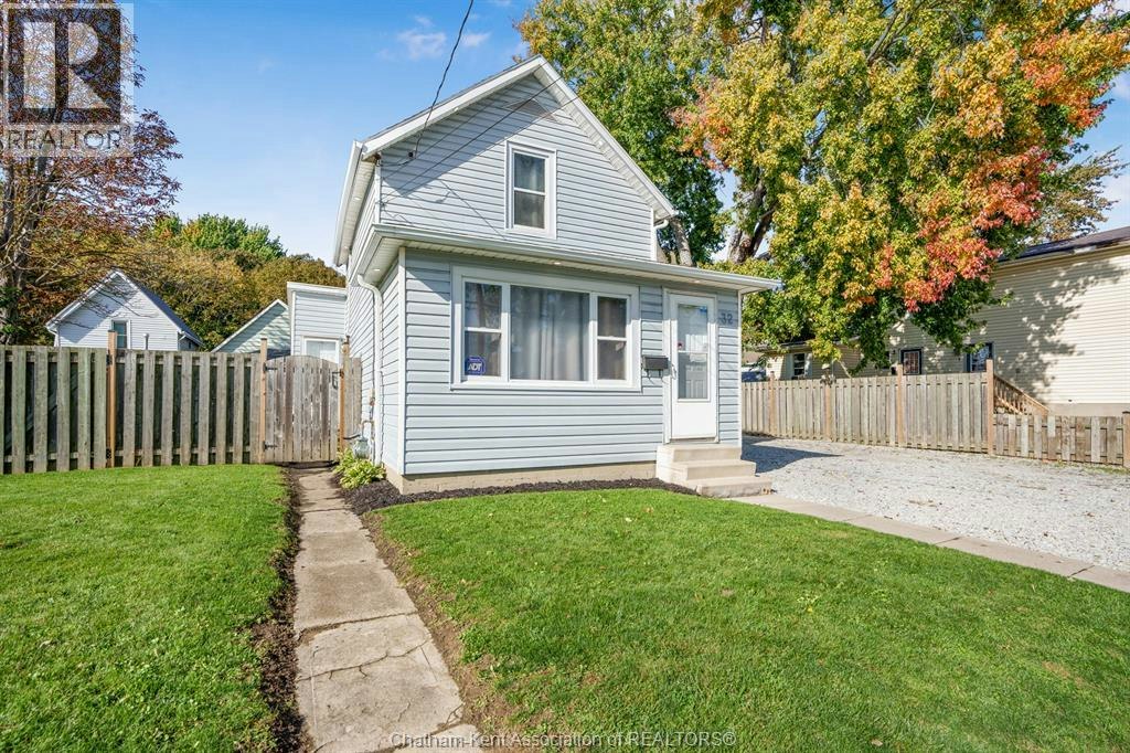 32 Foster Street, Chatham-Kent, ON, N7M 4N5