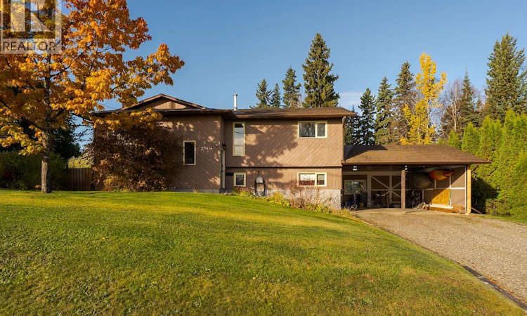 2941 Oakridge Crescent