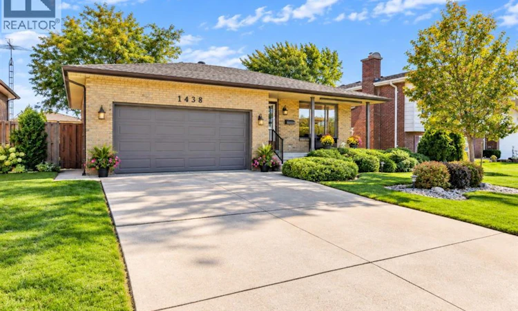 1438 Rushwood Crescent
