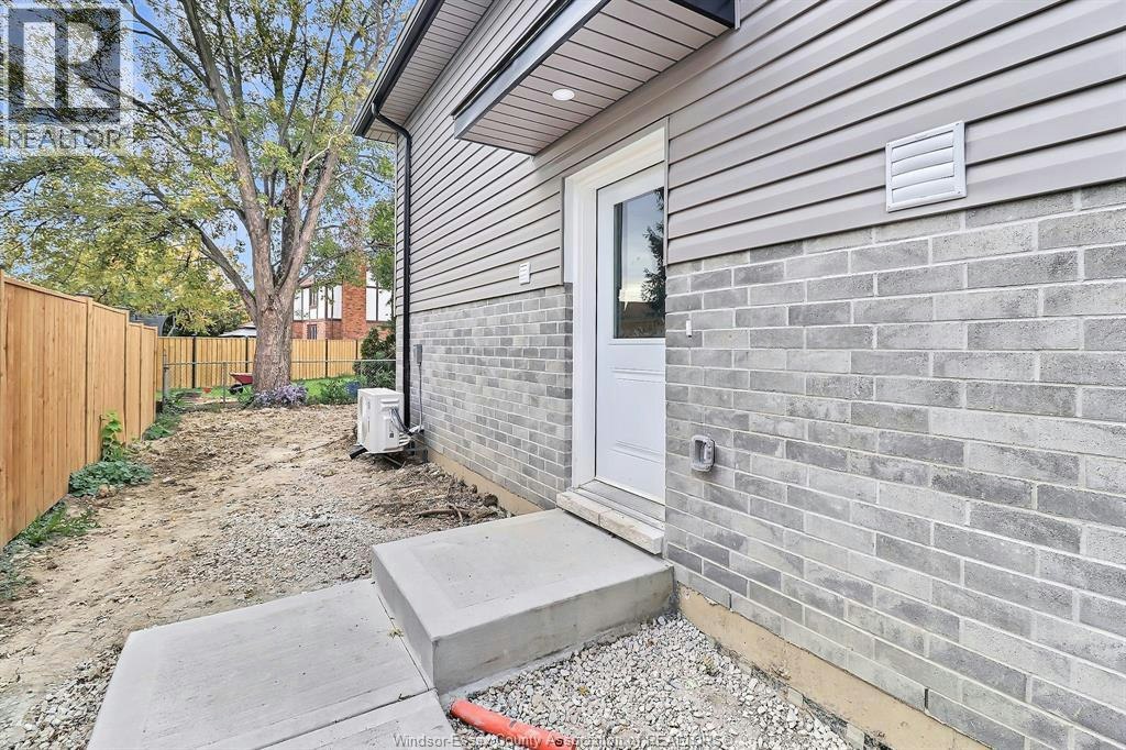 3-4695 Montgomery, Lasalle, ON, N9H 1E6 - 3