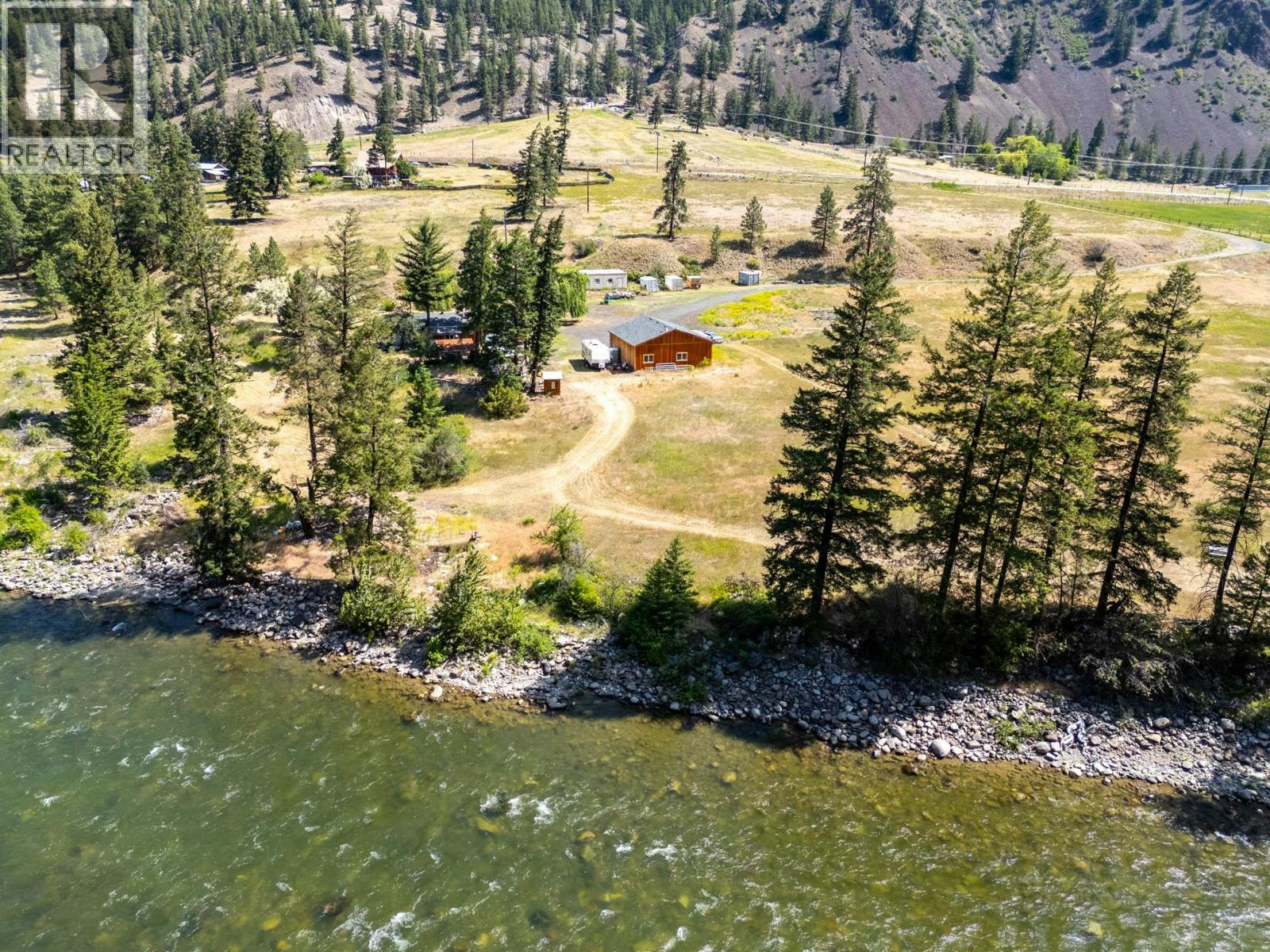 6097 3 Highway, Keremeos, BC, V0X 1N1