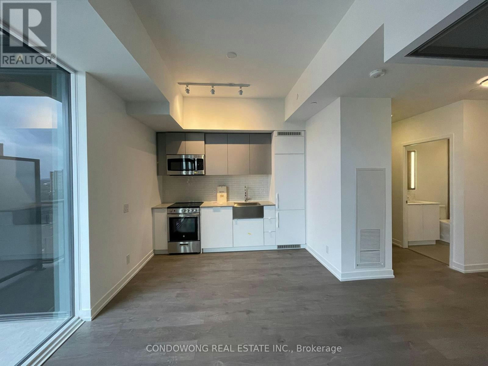 LP9-270 Dufferin Street, Toronto, ON, M6K 0H8 - 7
