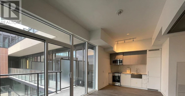 LP9-270 Dufferin Street, Toronto, ON, M6K 0H8