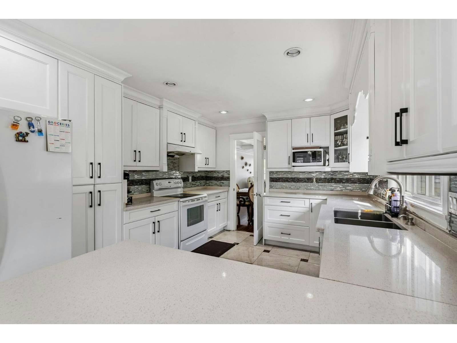 14120 88a Avenue, Surrey, BC, V3V 7W5 - 8