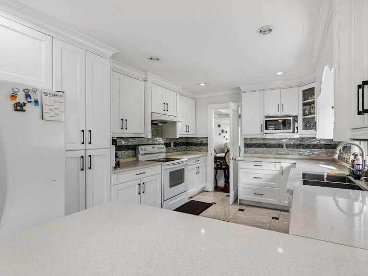 14120 88a Avenue, Surrey, BC, V3V 7W5 - 8