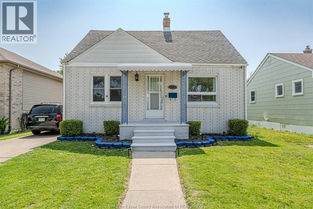 2367 Meighen, Windsor, ON, N8W 4B8