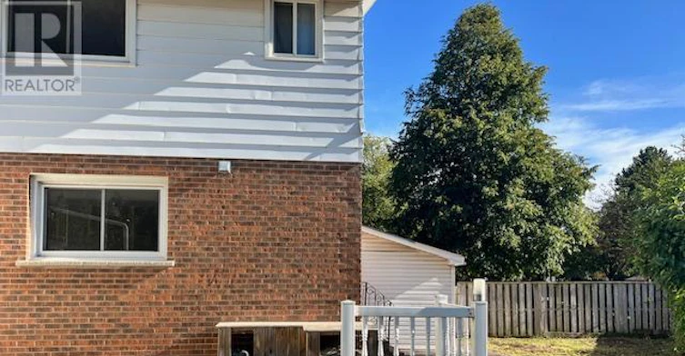 4227 Briarwood Avenue, Niagara Falls, ON, L2E 6Z1 - 2