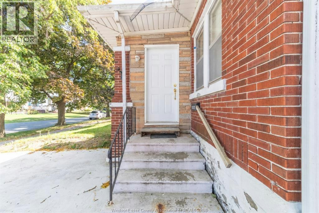 2137 York Street, Windsor, ON, N8X 1W8 - 14