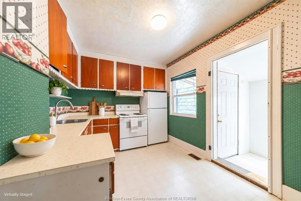 2137 York Street, Windsor, ON, N8X 1W8 - 8
