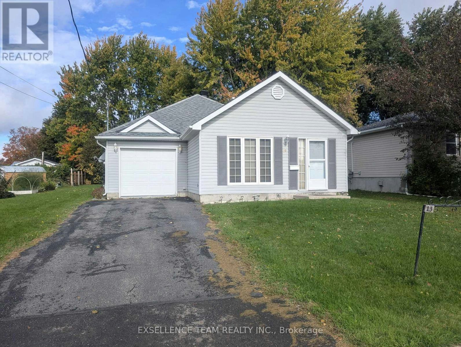 13 St Lawrence Street, South Stormont, ON, K0C 1M0