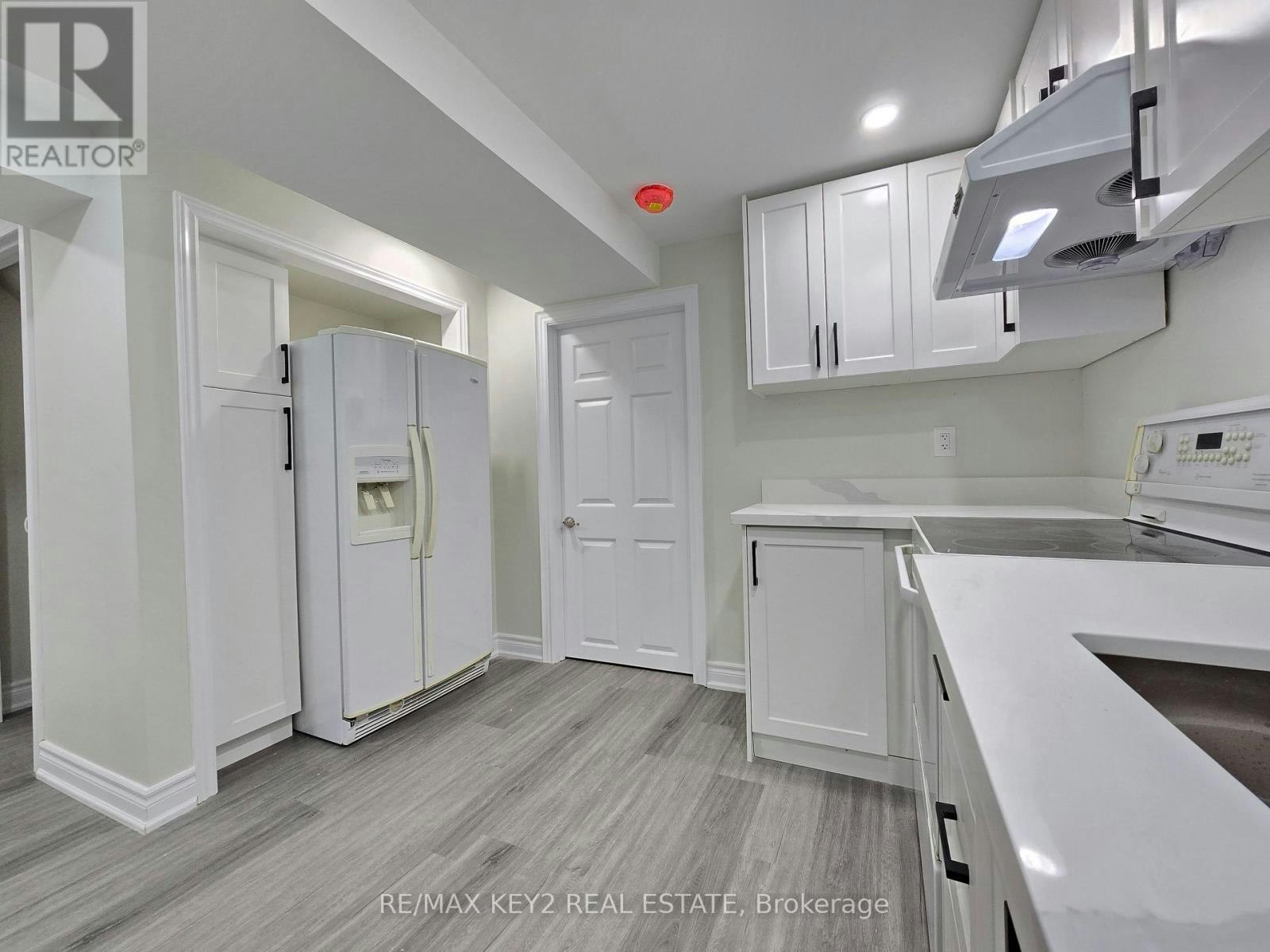 BSMT-45 Ball Crescent, Whitby, ON, L1P 1W6 - 2