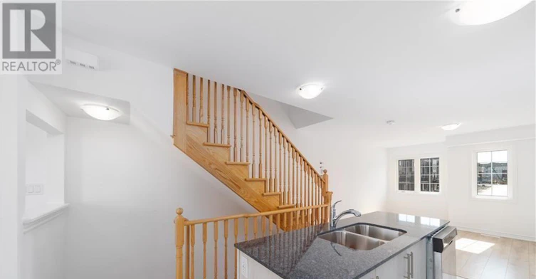 47 Pumpkin Corner Crescent, Barrie, ON, L9J 0T7 - 2