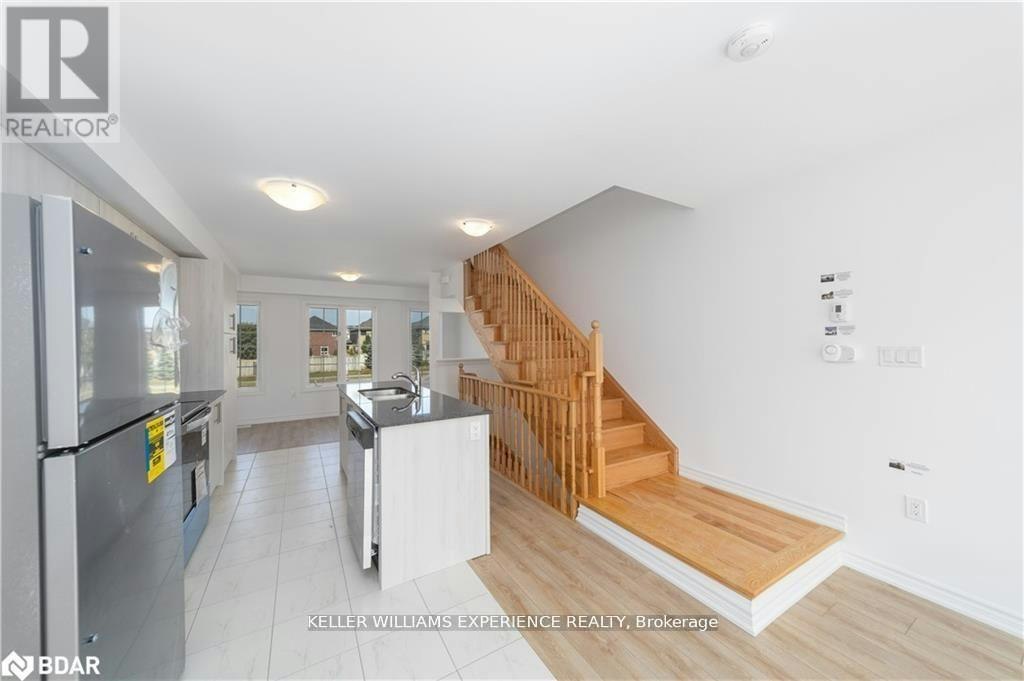 47 Pumpkin Corner Crescent, Barrie, ON, L9J 0T7 - 5