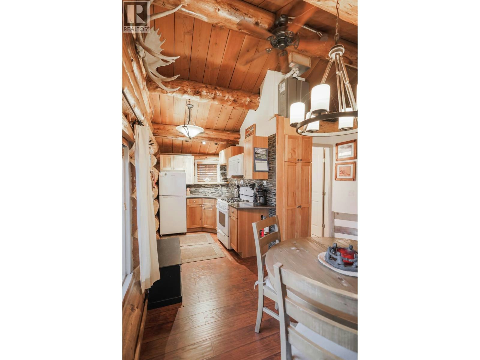 Cabin-10 Hatheume Lake Lodge, Peachland, BC, V1V 1V1 - 10
