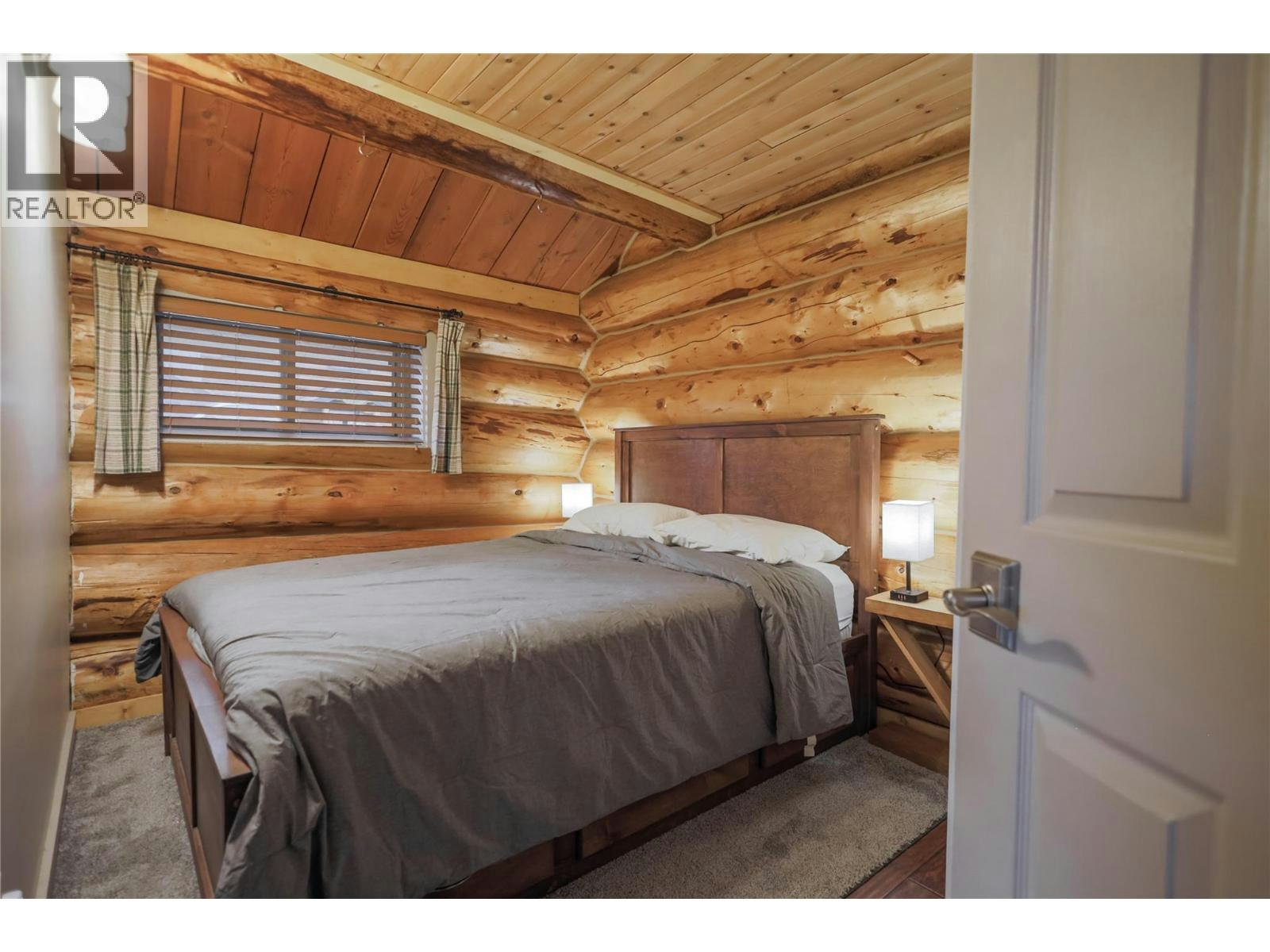 Cabin-10 Hatheume Lake Lodge, Peachland, BC, V1V 1V1 - 22