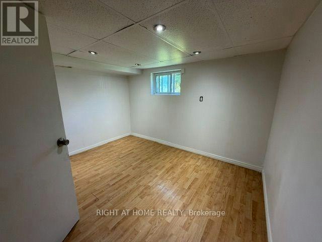 LOWER-40 Gilbey Drive, Ottawa, ON, K2E 5S6 - 2
