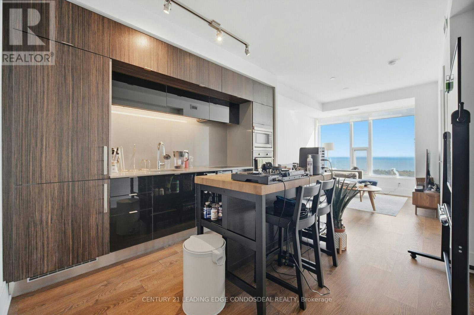 6207-10 York Street, Toronto, ON, M5J 0E1 - 12