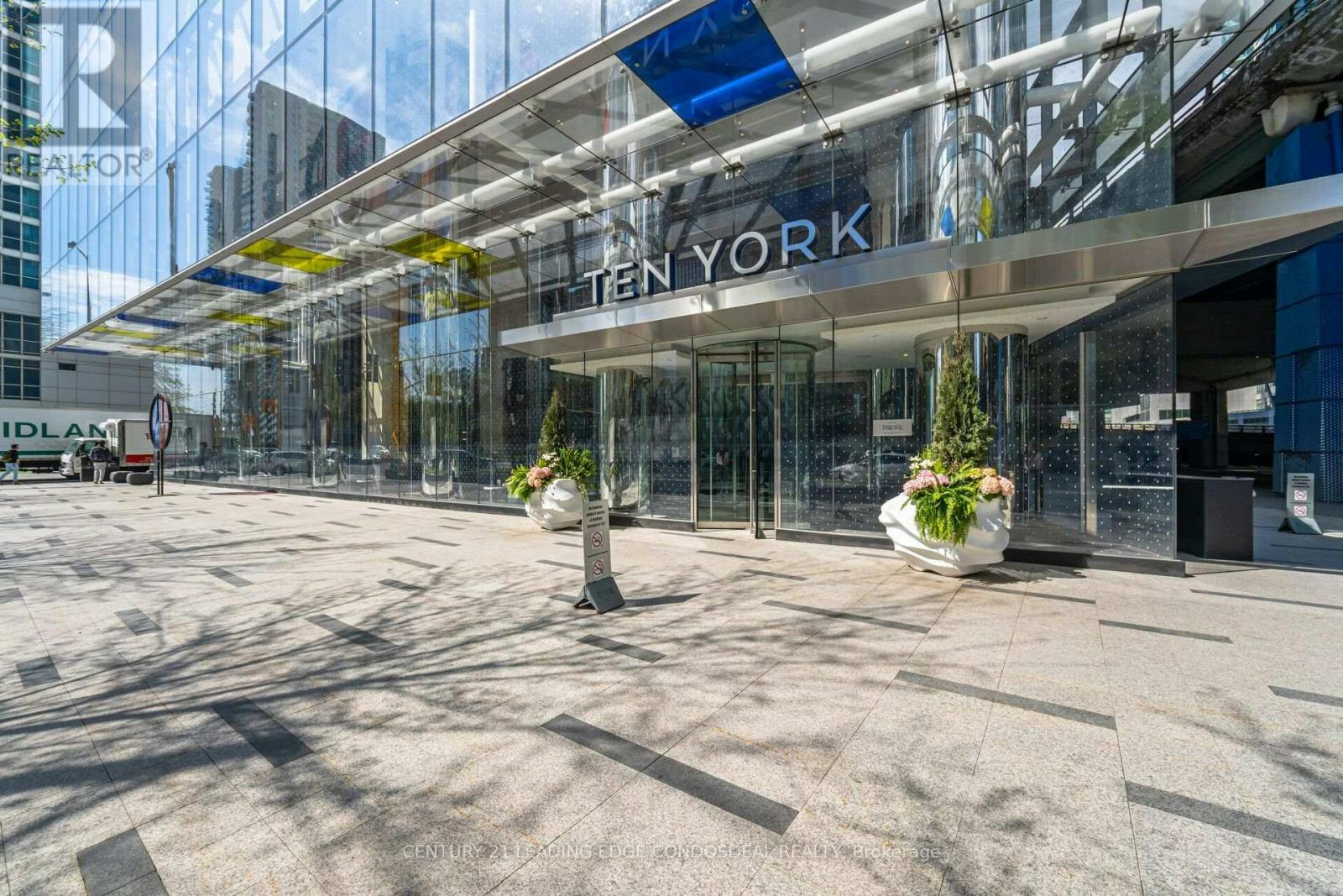 6207-10 York Street, Toronto, ON, M5J 0E1 - 2