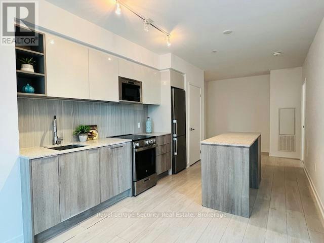 645-31 Tippett Road, Toronto, ON, M6H 0C8 - 2