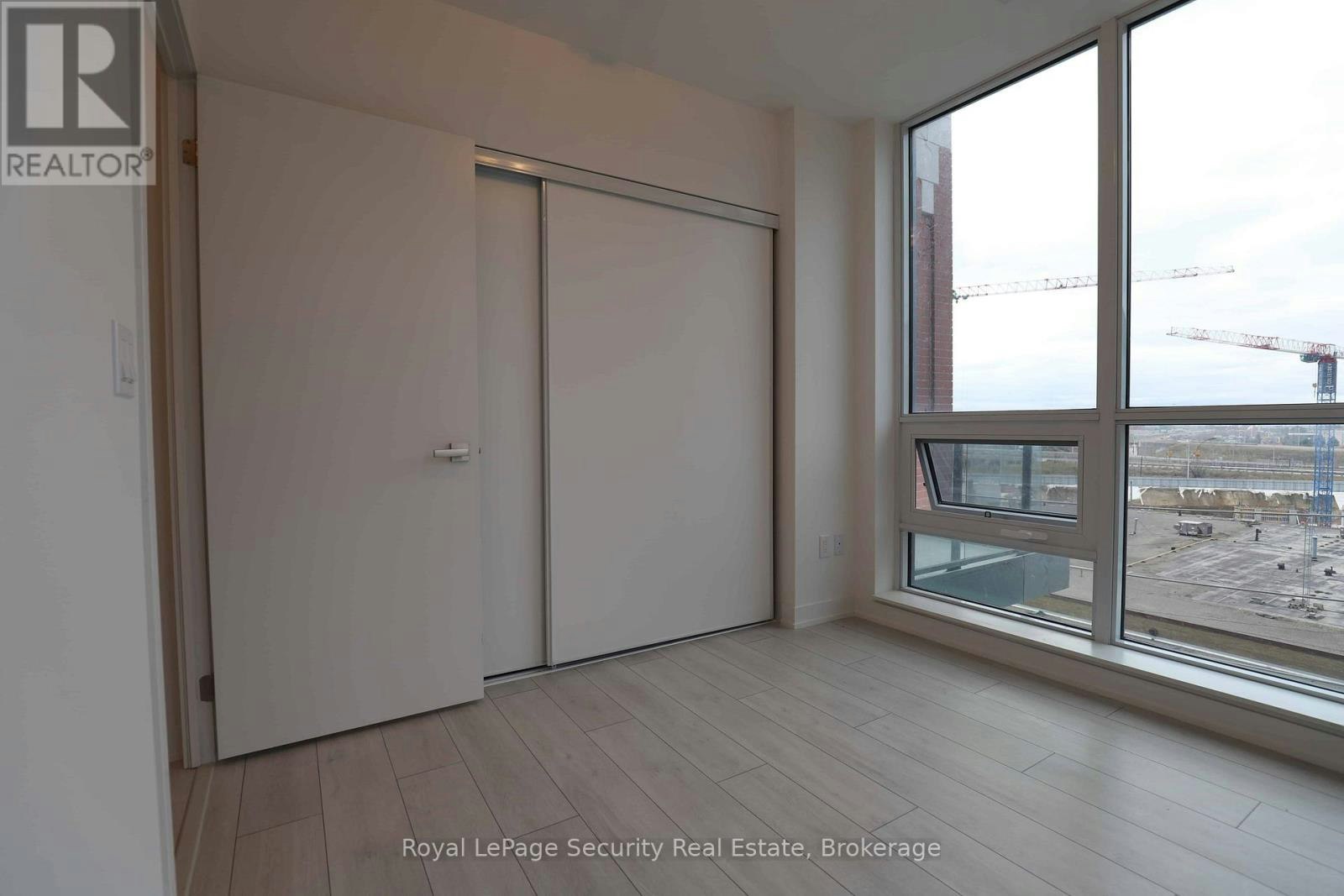 645-31 Tippett Road, Toronto, ON, M6H 0C8 - 5