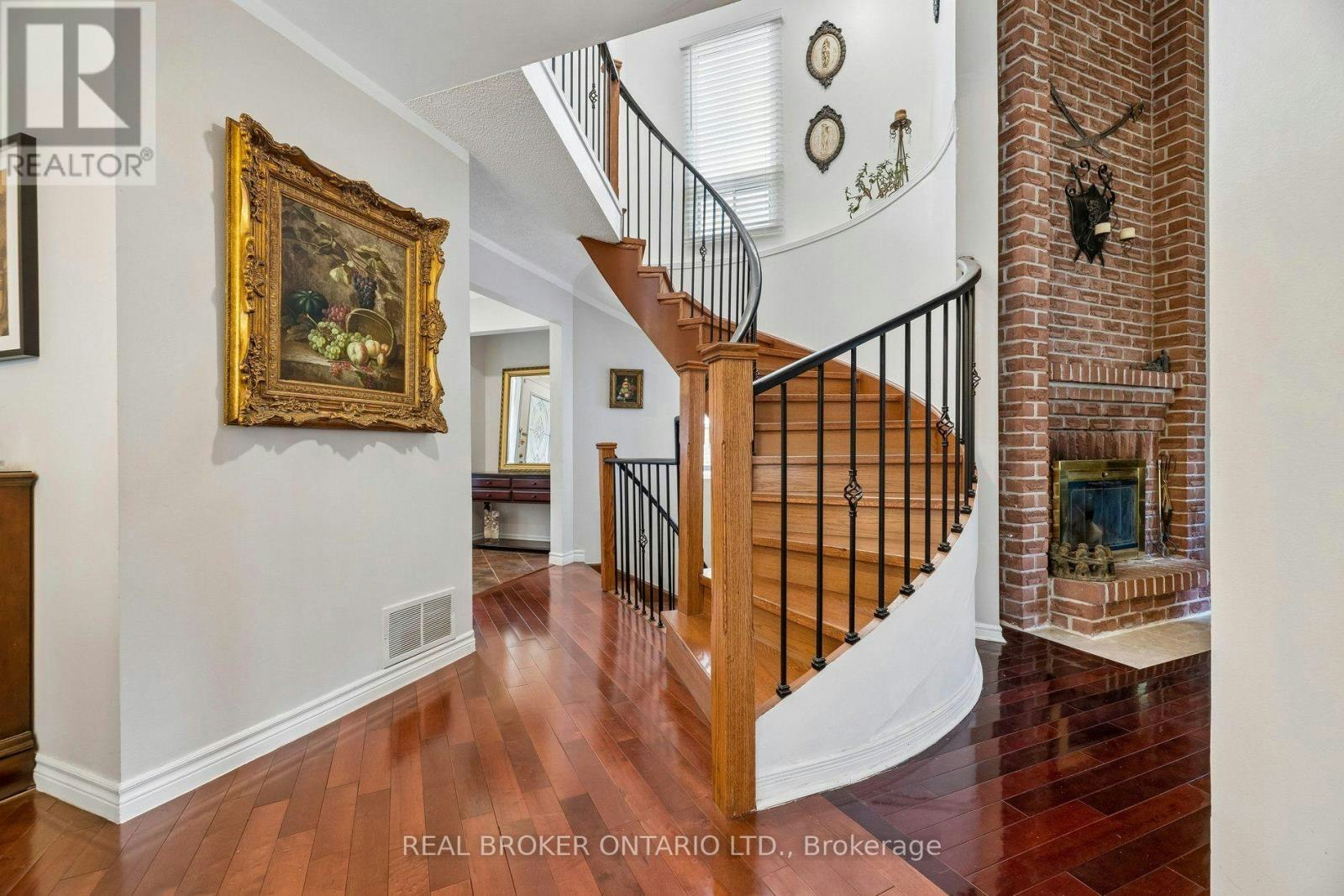 22 Ravenscroft Road, Ajax, ON, L1T 1V6