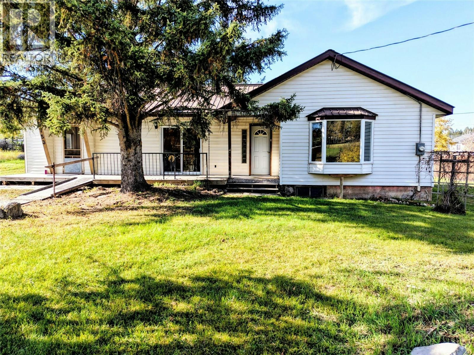 5753 Columbia Avenue, Edgewater, BC, V0A 1E0