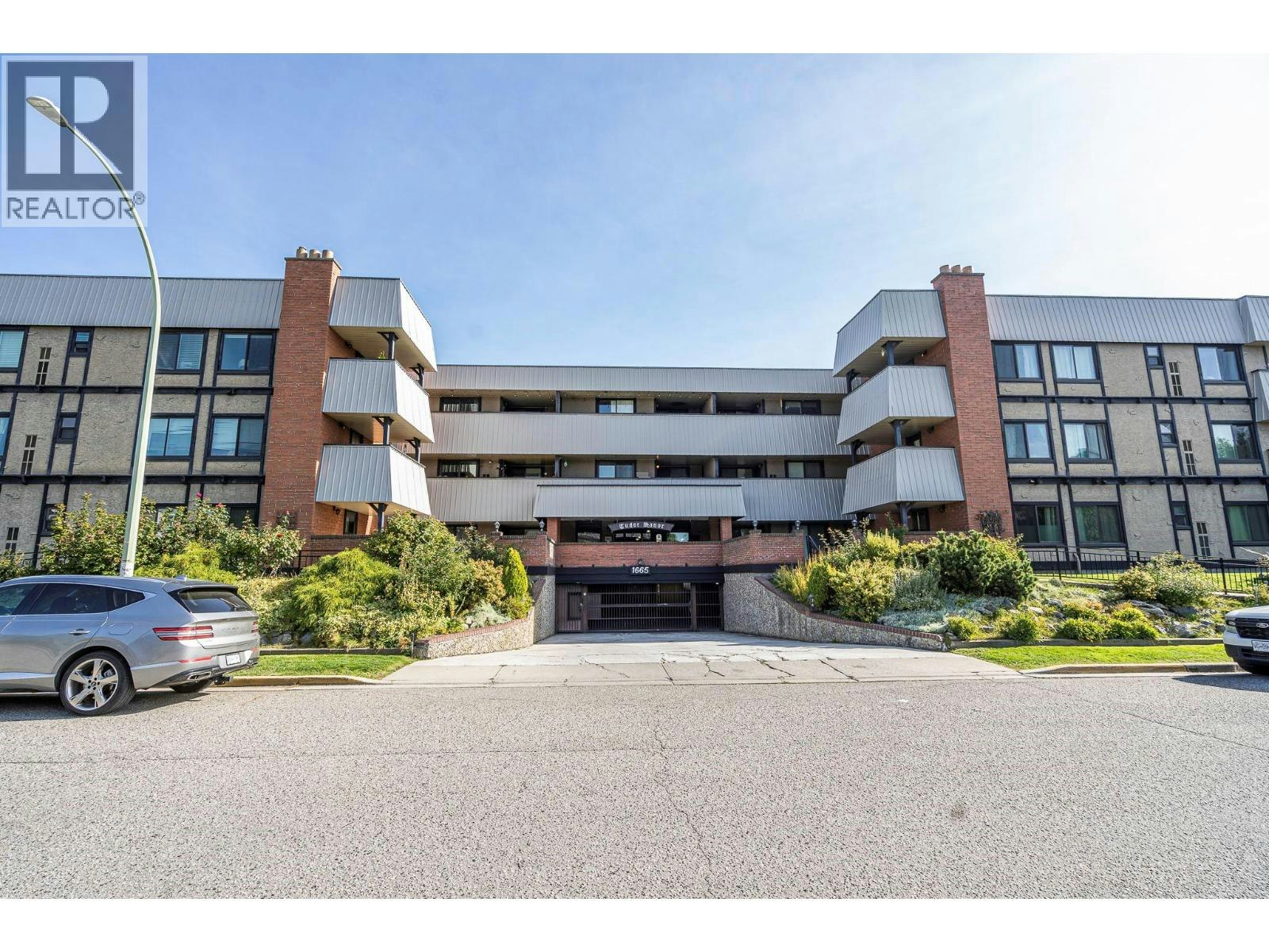 220-1665 Ufton Court, Kelowna, BC, V1Y 8G7