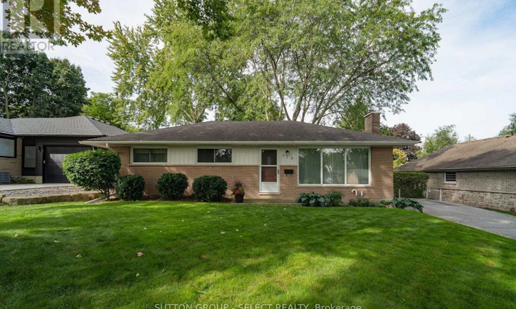 379 Willard Crescent