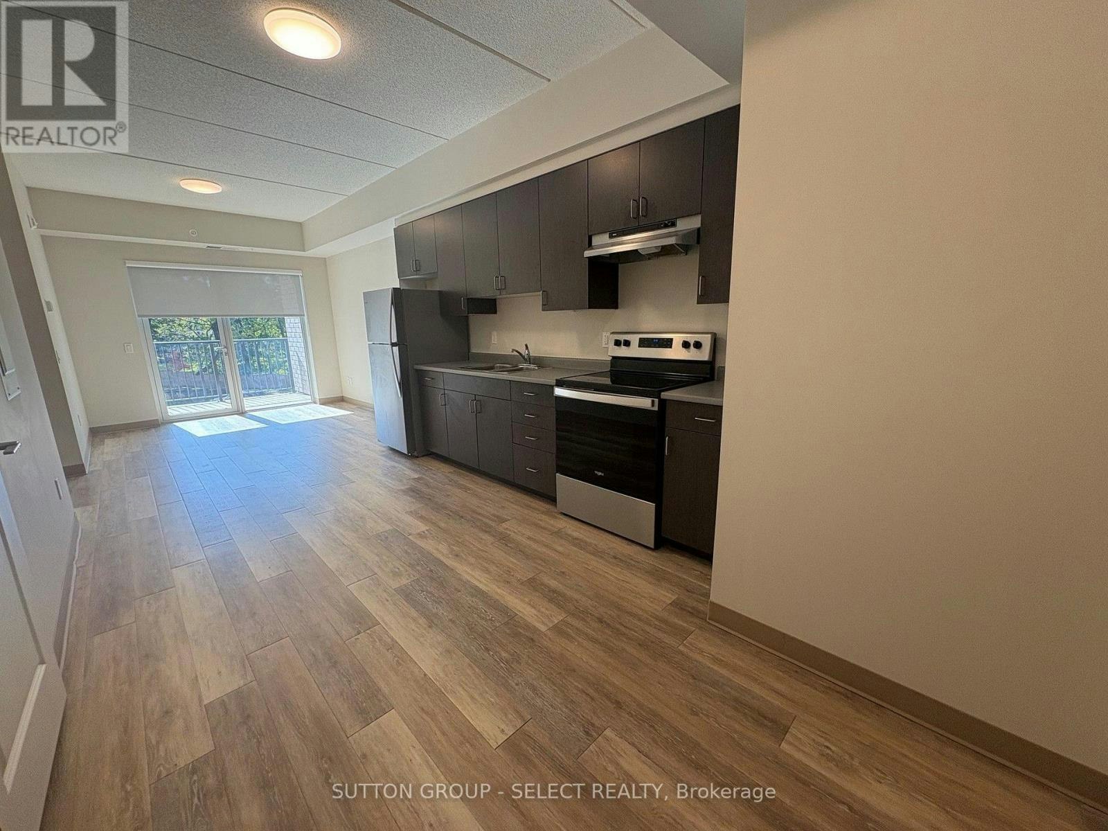 303-99 Pond Mills Road, London, ON, N5Z 3X3 - 3