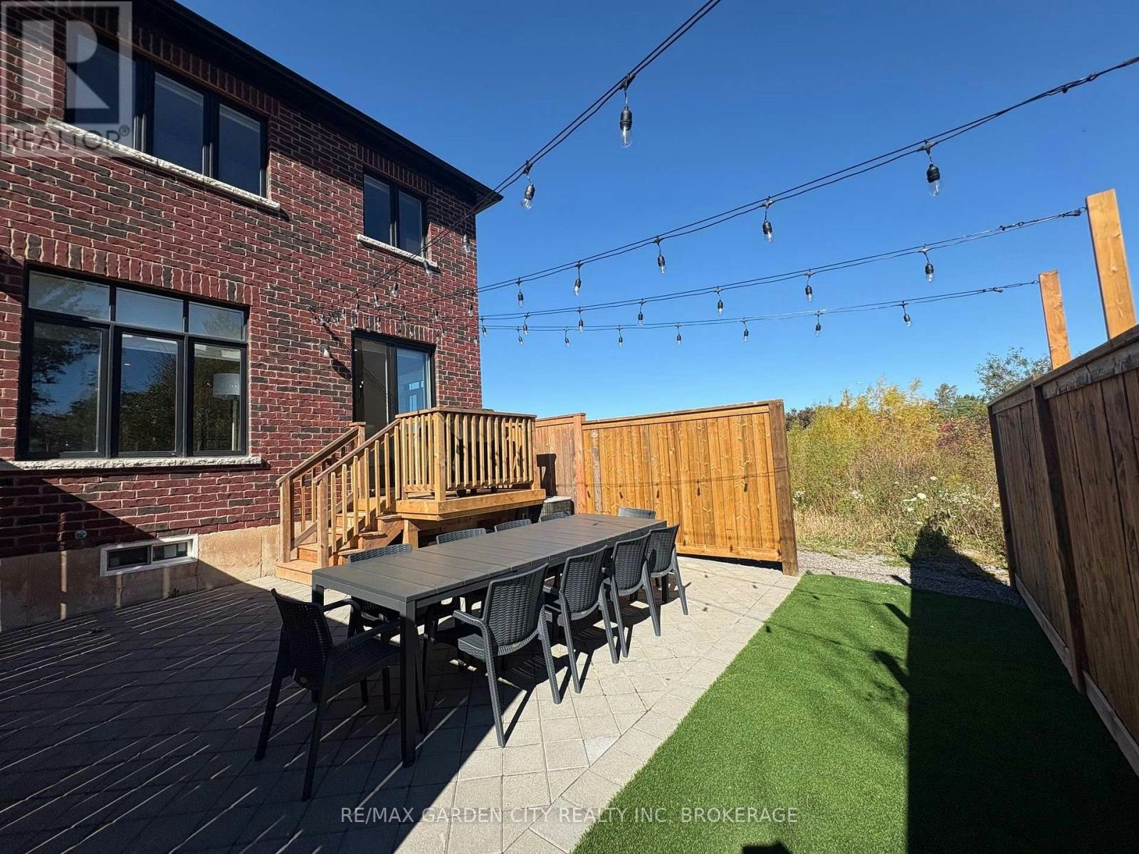 7460 Baycrest Common, Niagara Falls, ON, L2G 7V7 - 2