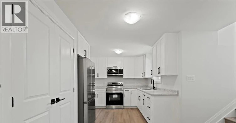 LOWER 2-1850 Meighen, Windsor, ON, N8W 0B6 - 2