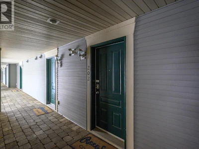 202-9808 Silver Star Road - 5