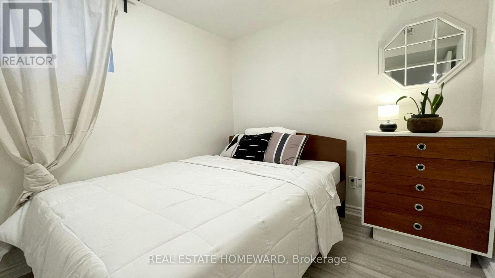 LOWER-145 Boston Avenue, Toronto, ON, M4M 2T8 - 18