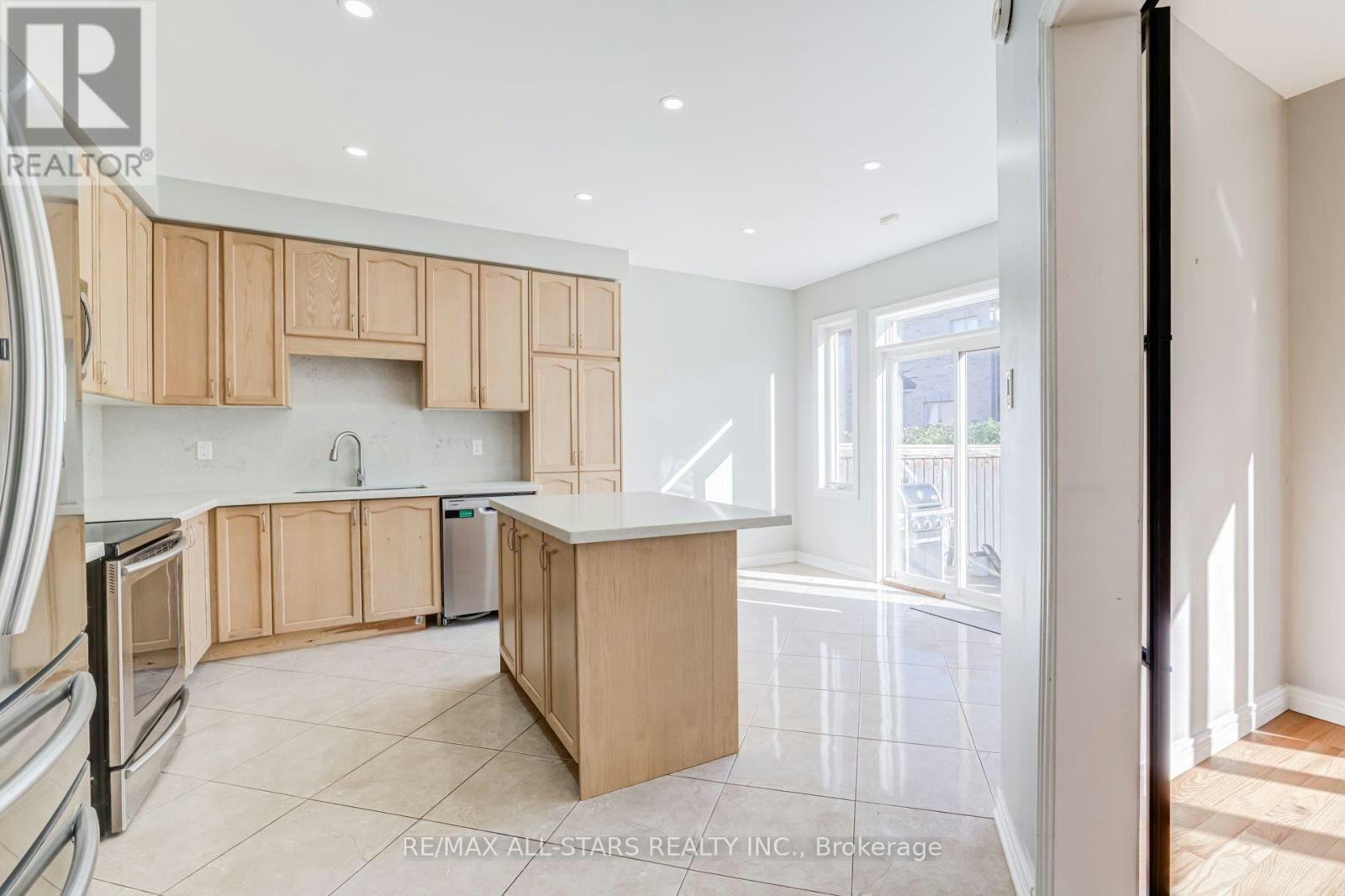 106 Creekland Avenue, Whitchurch-Stouffville, ON, L4A 1X4 - 12