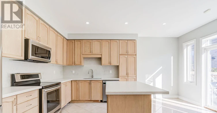 106 Creekland Avenue, Whitchurch-Stouffville, ON, L4A 1X4 - 10