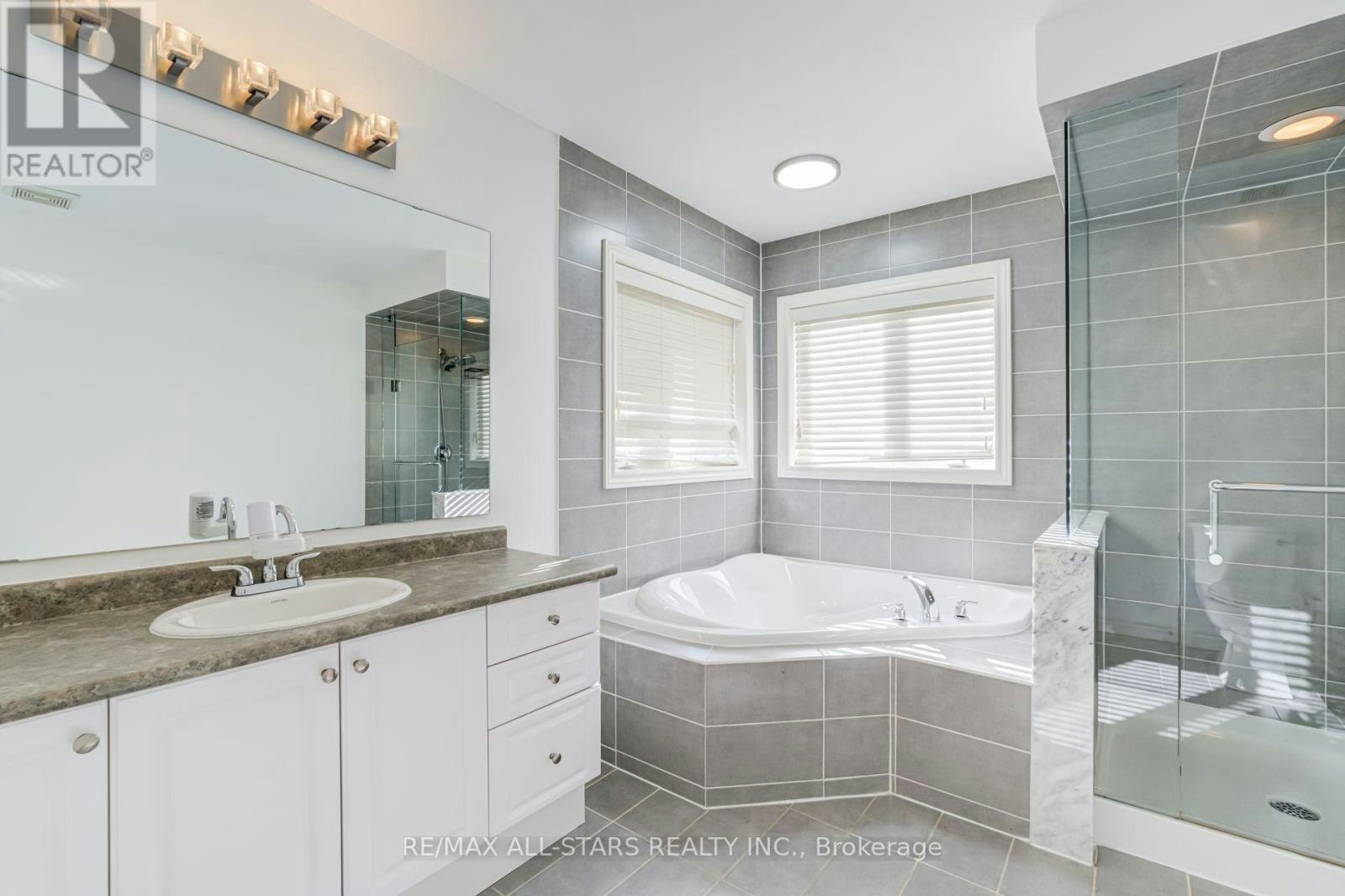 106 Creekland Avenue, Whitchurch-Stouffville, ON, L4A 1X4 - 36