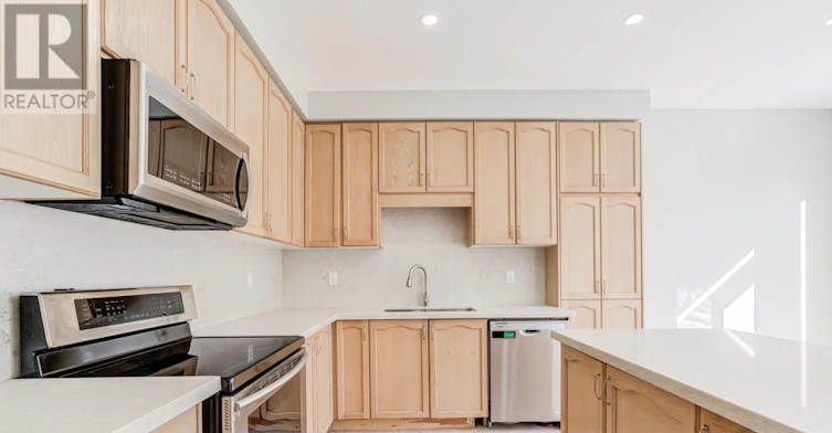106 Creekland Avenue, Whitchurch-Stouffville, ON, L4A 1X4 - 8