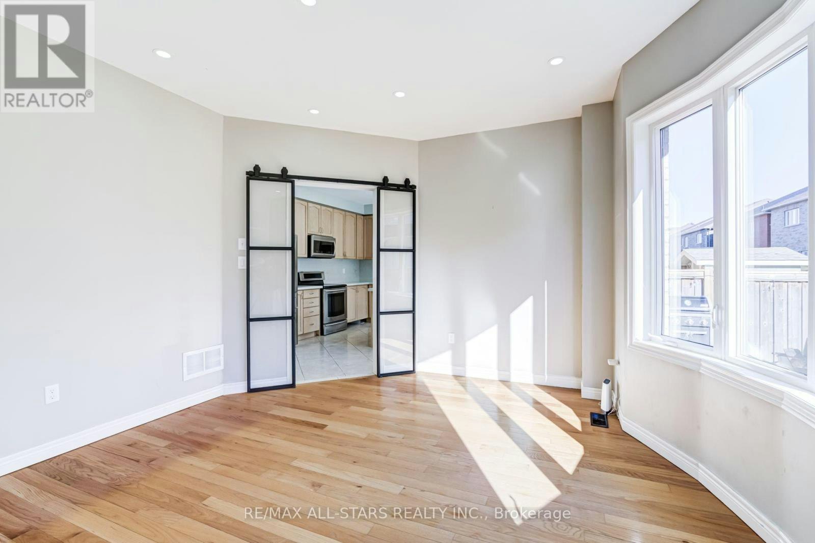 106 Creekland Avenue, Whitchurch-Stouffville, ON, L4A 1X4 - 25