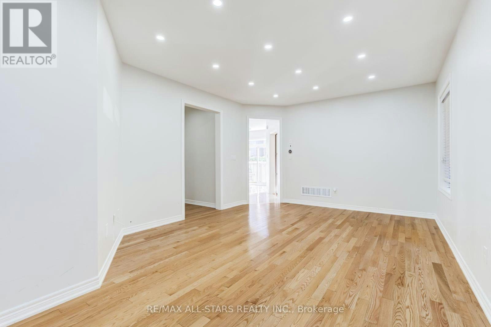 106 Creekland Avenue, Whitchurch-Stouffville, ON, L4A 1X4 - 17