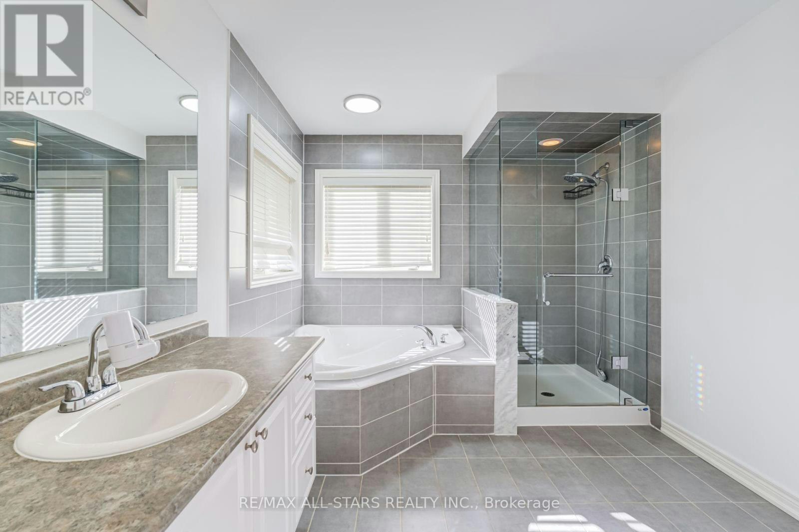 106 Creekland Avenue, Whitchurch-Stouffville, ON, L4A 1X4 - 38