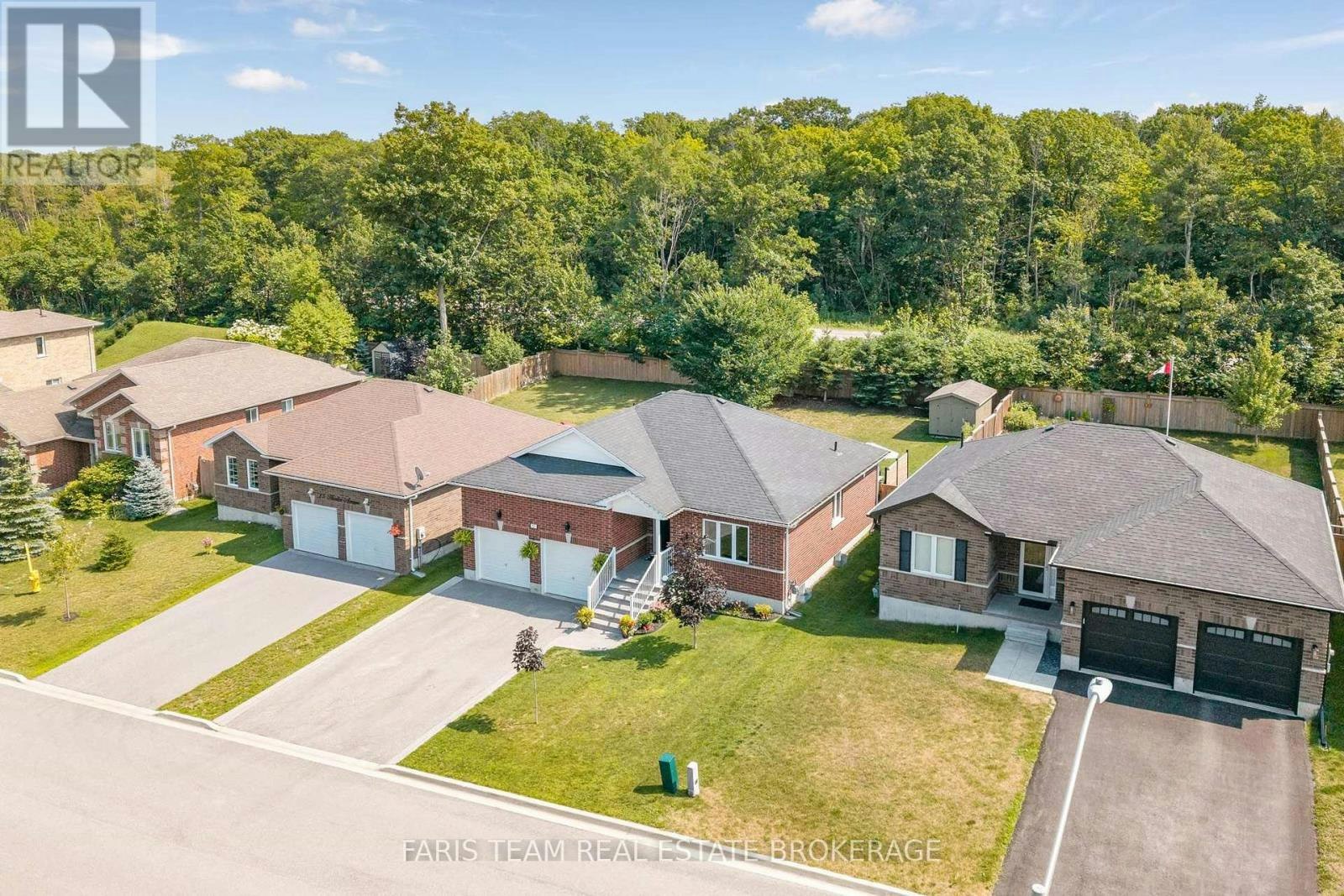 17 Hunter Avenue, Tay, ON, L0K 2A0