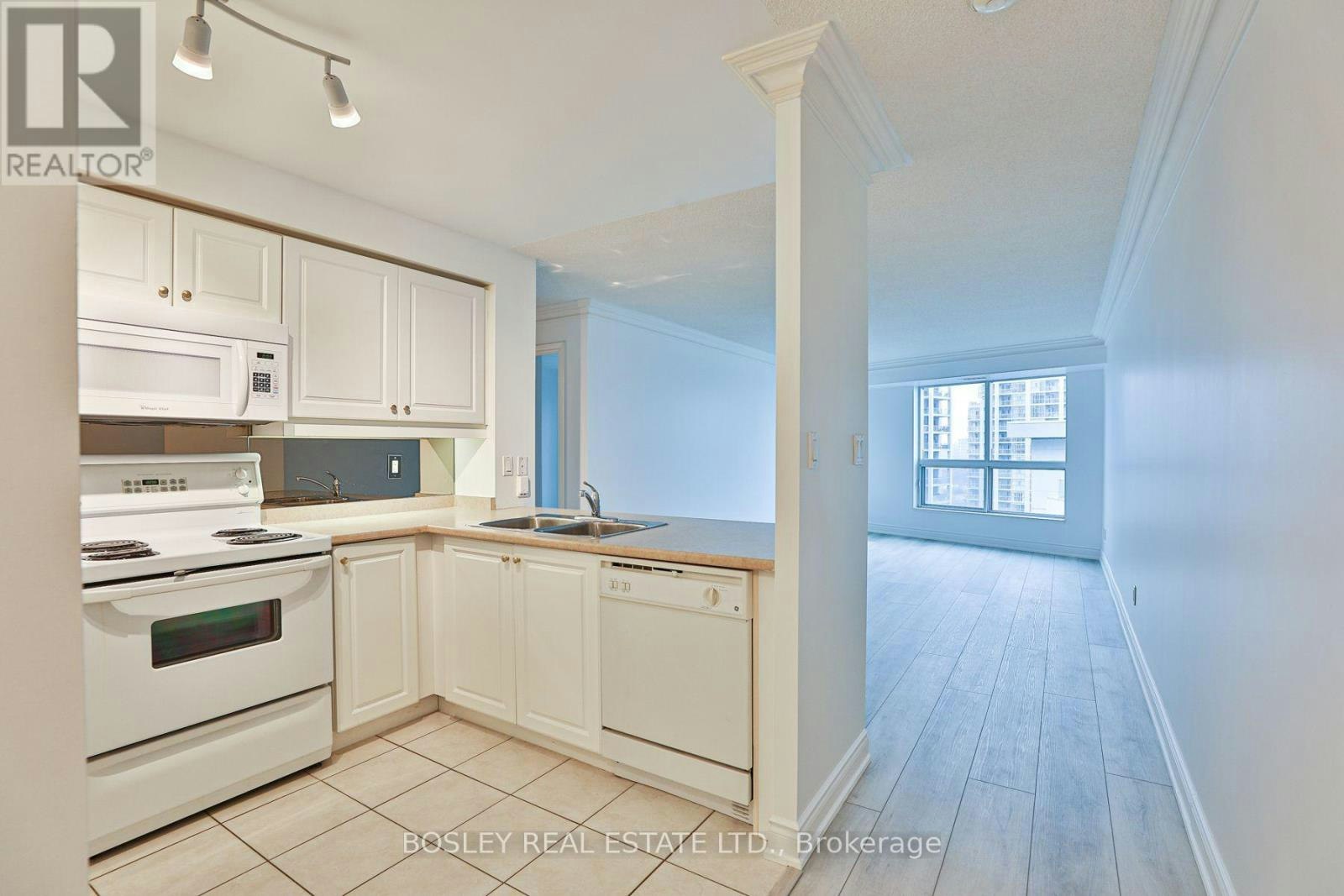 1512-2111 Lake Shore Boulevard W, Toronto, ON, M8V 4B2 - 2