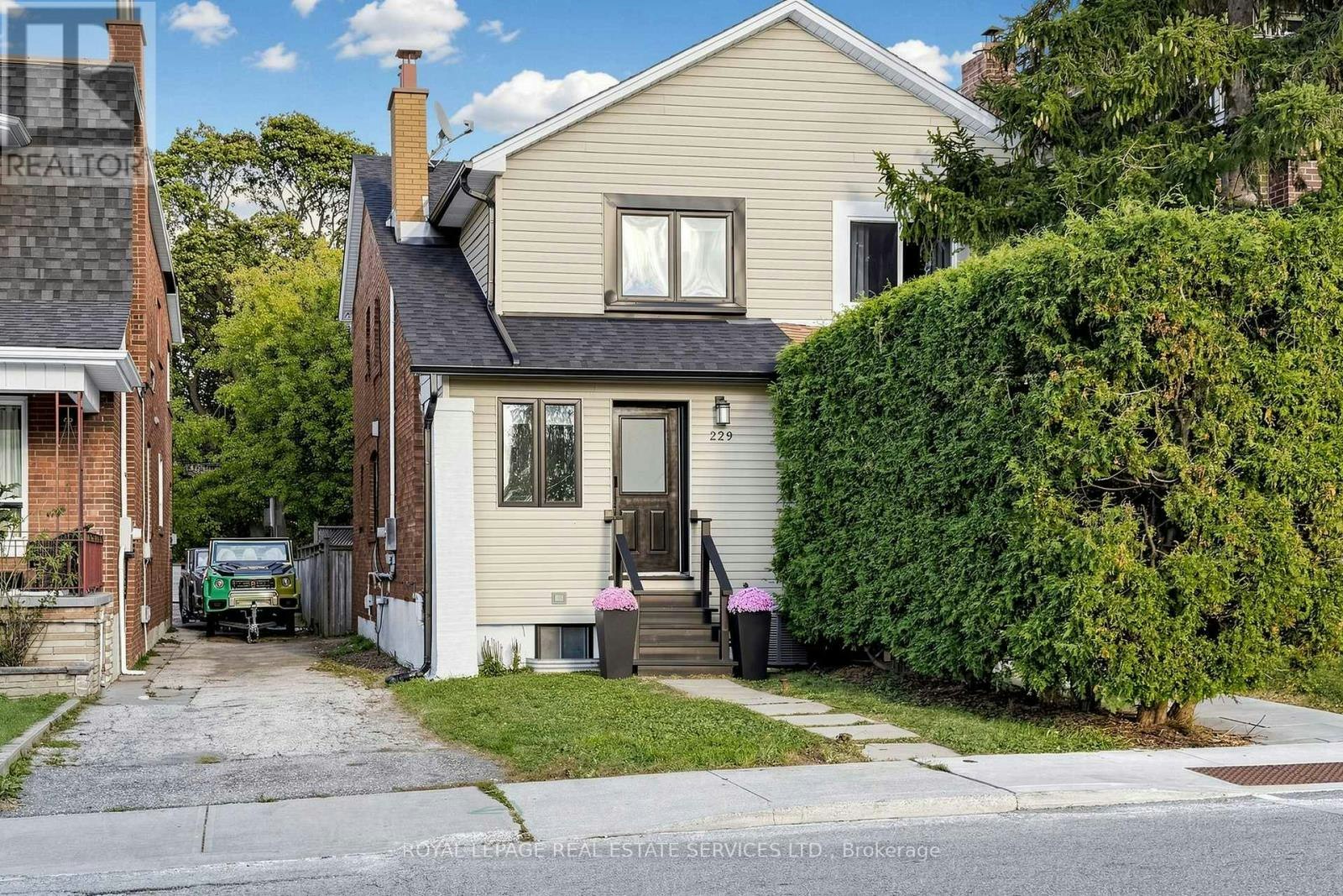 229 Mcroberts Avenue, Toronto, ON, M6E 4P3