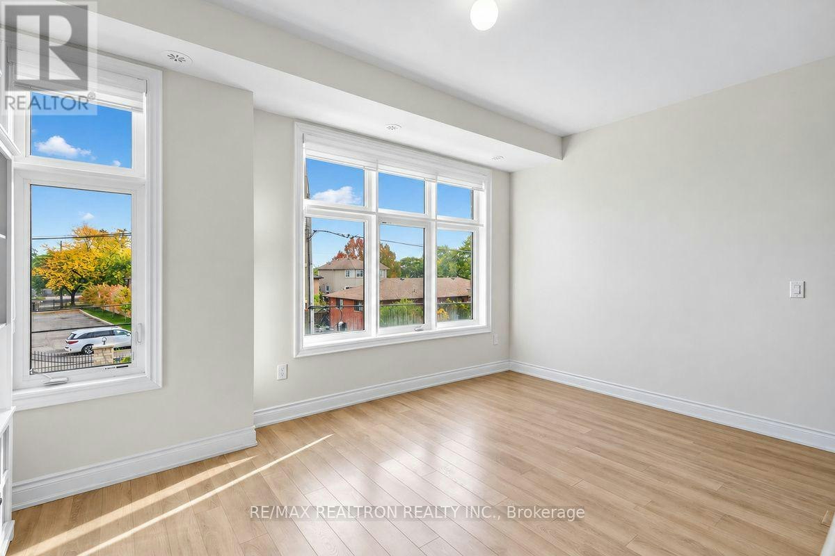 2-2A Muir Avenue, Toronto, ON, M9L 0A6 - 5