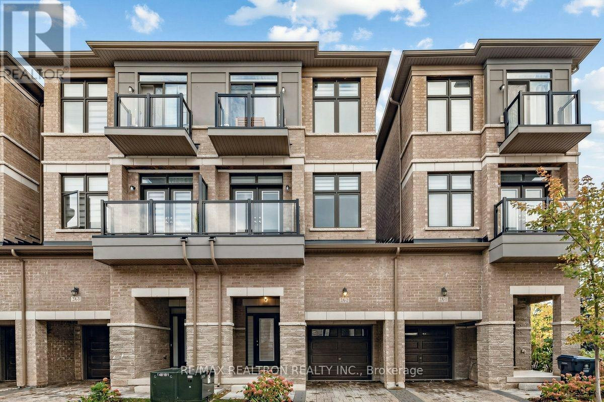 2-2A Muir Avenue, Toronto, ON, M9L 0A6